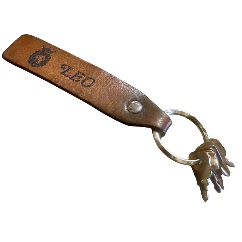 Vintage Leather Name Keychain “Leo” with a Lion & 5 Old Keys Leo Gift Unisex